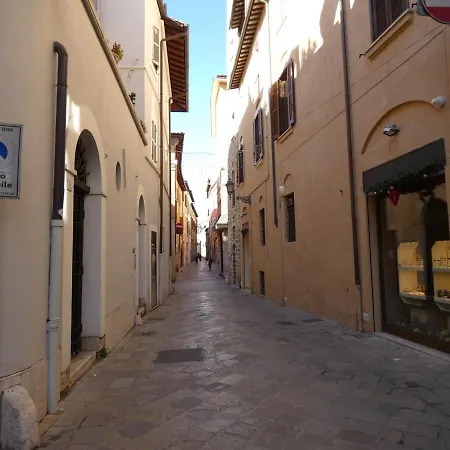 Scappo In Umbria, Torre Barbarasa Apartment